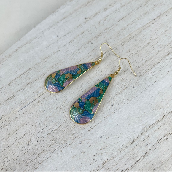 🚫SOLD🚫 VTG 80’s Pastel & Gold Cloisonné Enamel Earrings ✨ Tear Drop Fish and - Picture 5 of 15